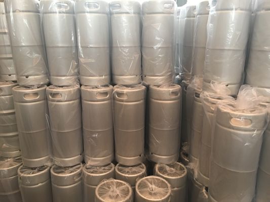Bia tiêu chuẩn Mỹ keg 5gallon có hình dáng thon gọn, với loại giáo Sankey D để pha chế